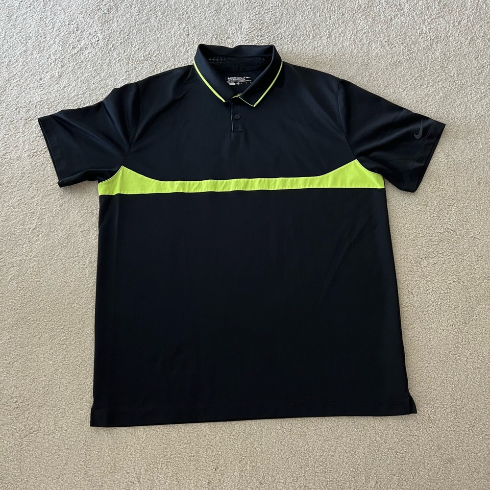 Nike Golf Polo Shirt in dri fit material.  Excellent condition. Mens XL.